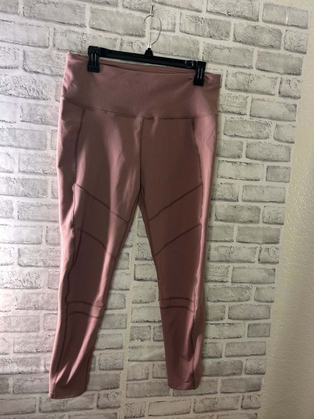Zella Moto Ribbed High-Waist Ankle Leggings in Purple Taupe